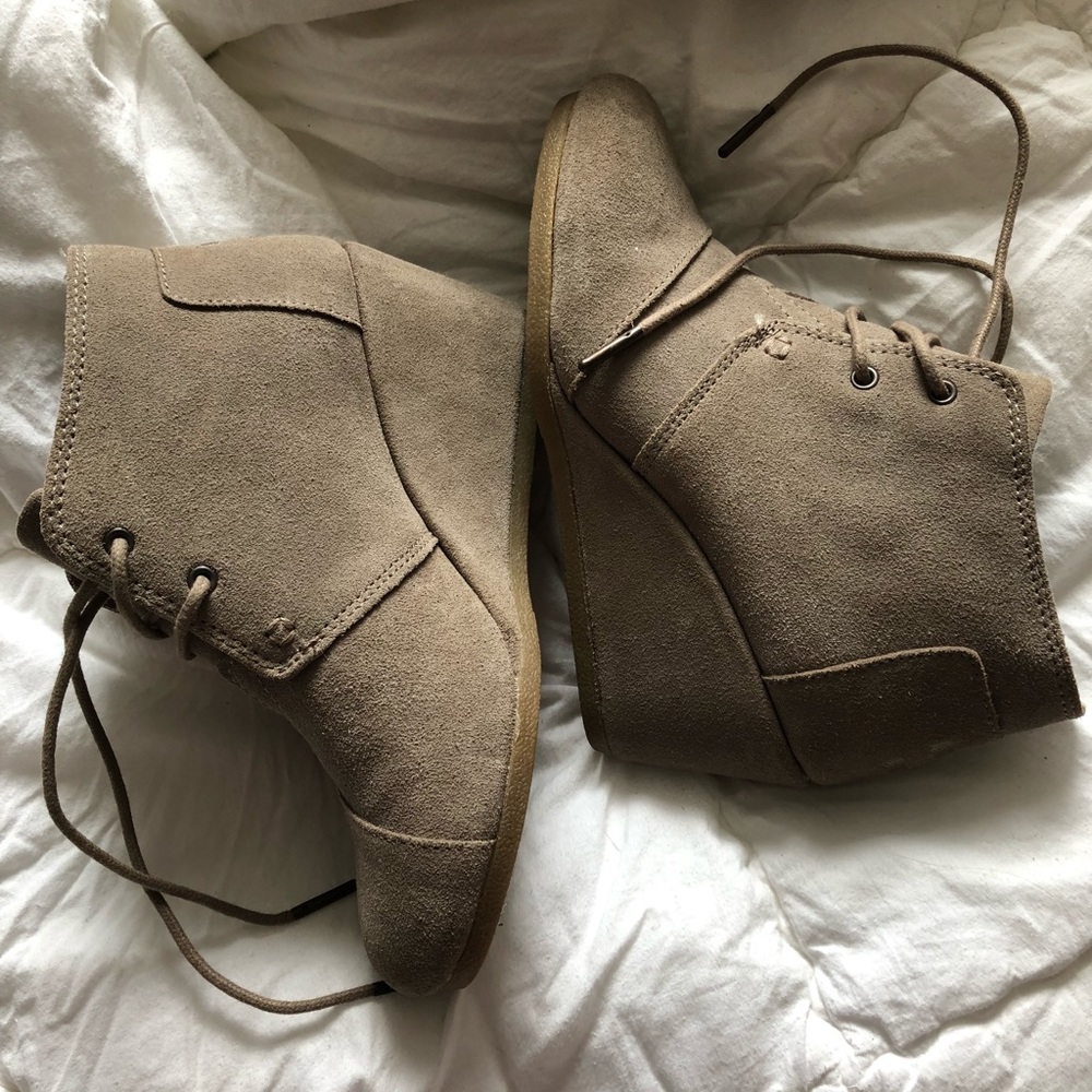 Toms heels